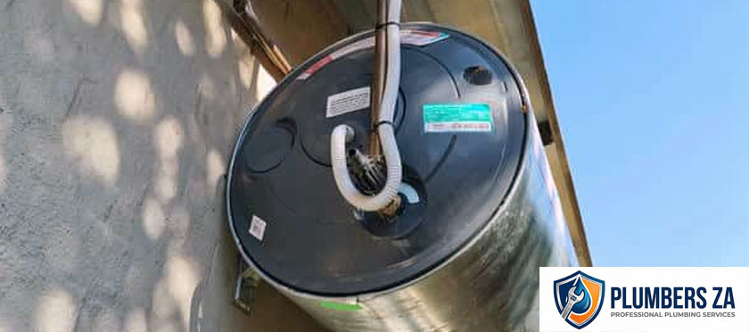 Geyser installation specialists from Plumbers ZA installing hot water geysers in Gauteng